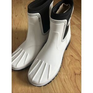 Michael Kors Tucker Rainboot - signature boot *NEW* - Ladies Size 10 no box tran